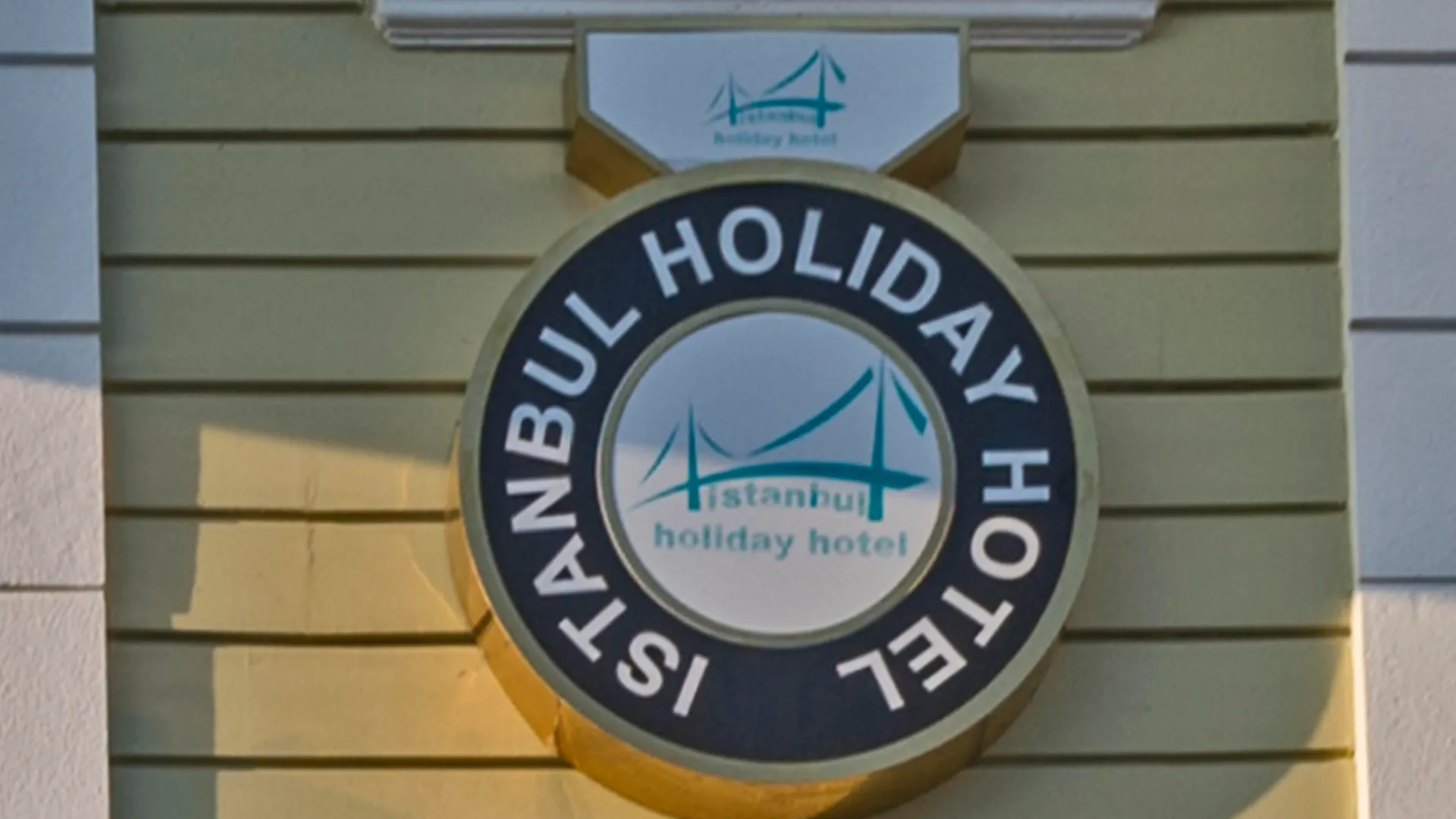 Istanbul Holiday Hotel 3*,