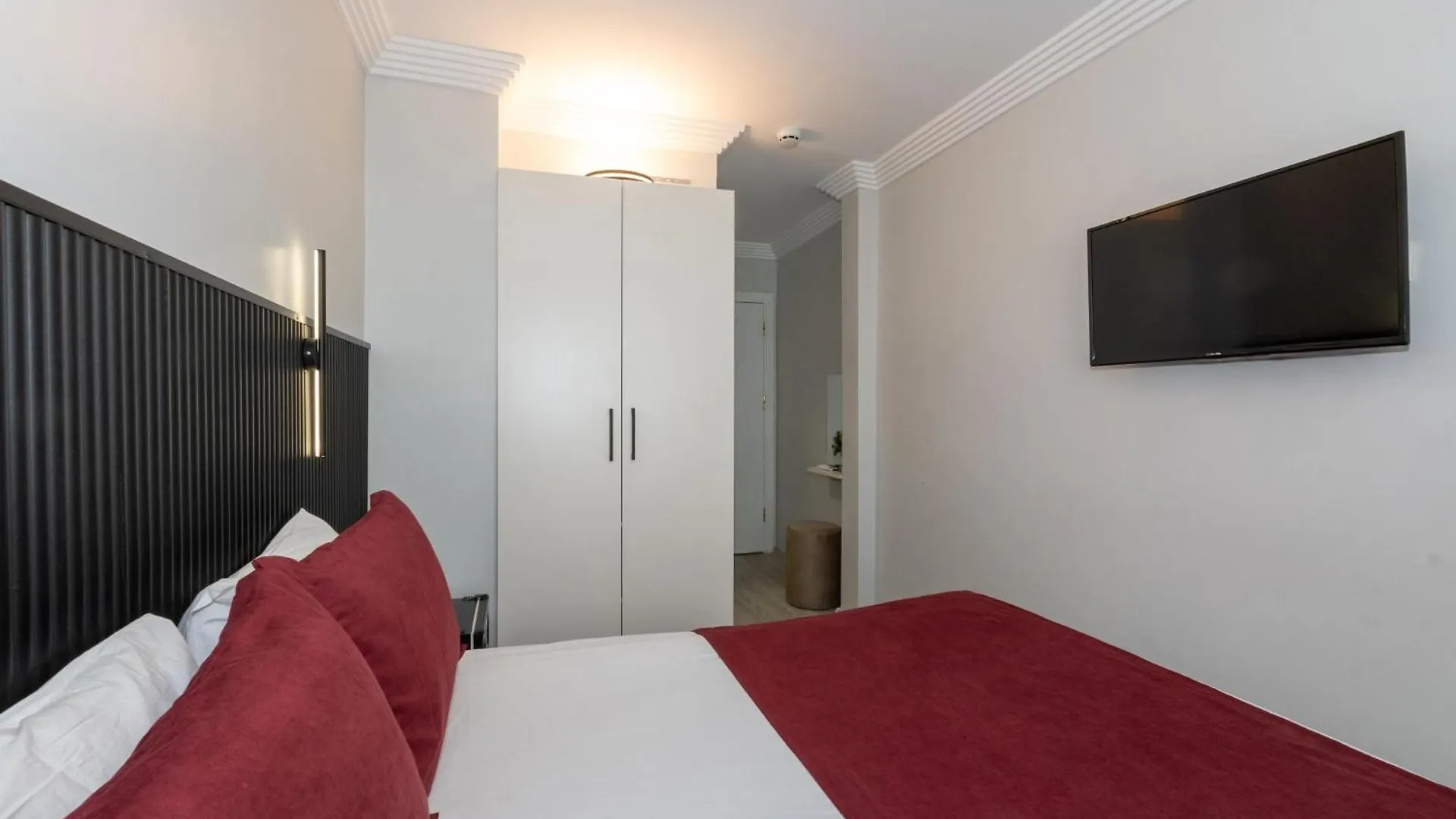 Istanbul Holiday Hotel