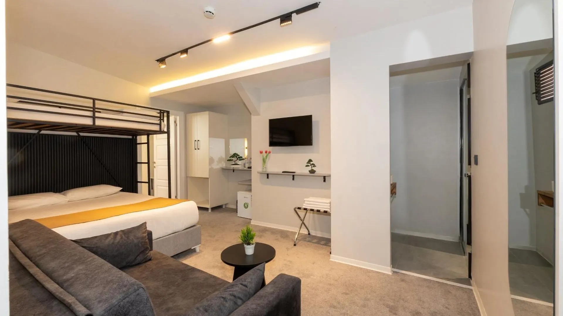 Istanbul Holiday Hotel
