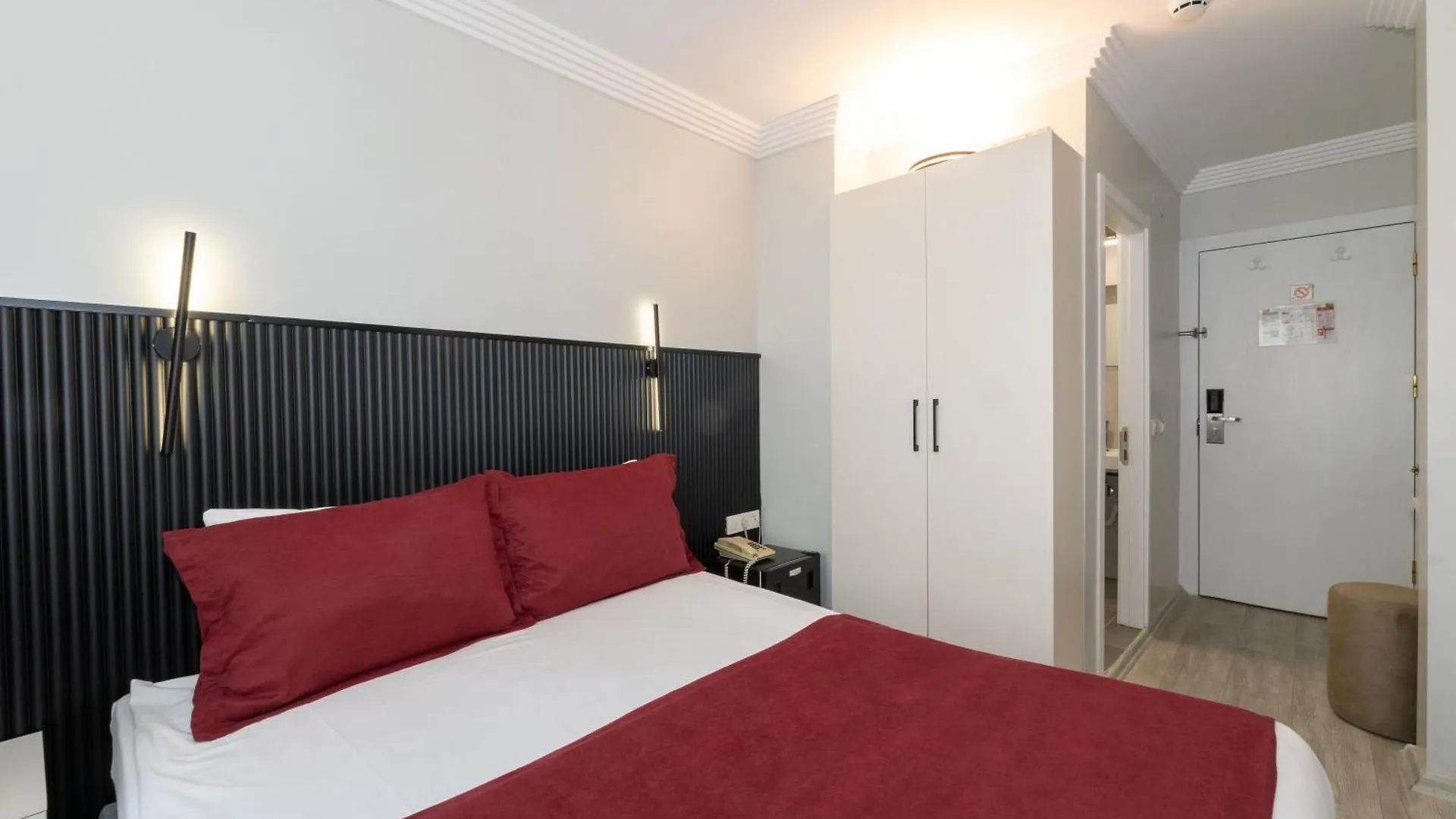 Istanbul Holiday Hotel