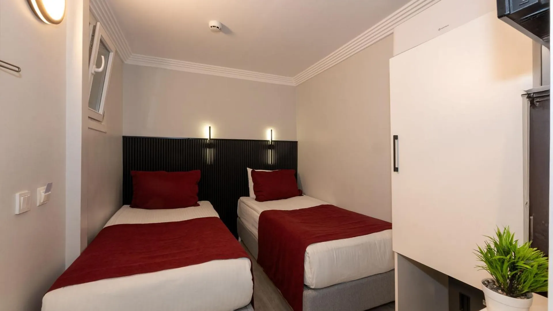 Istanbul Holiday Hotel