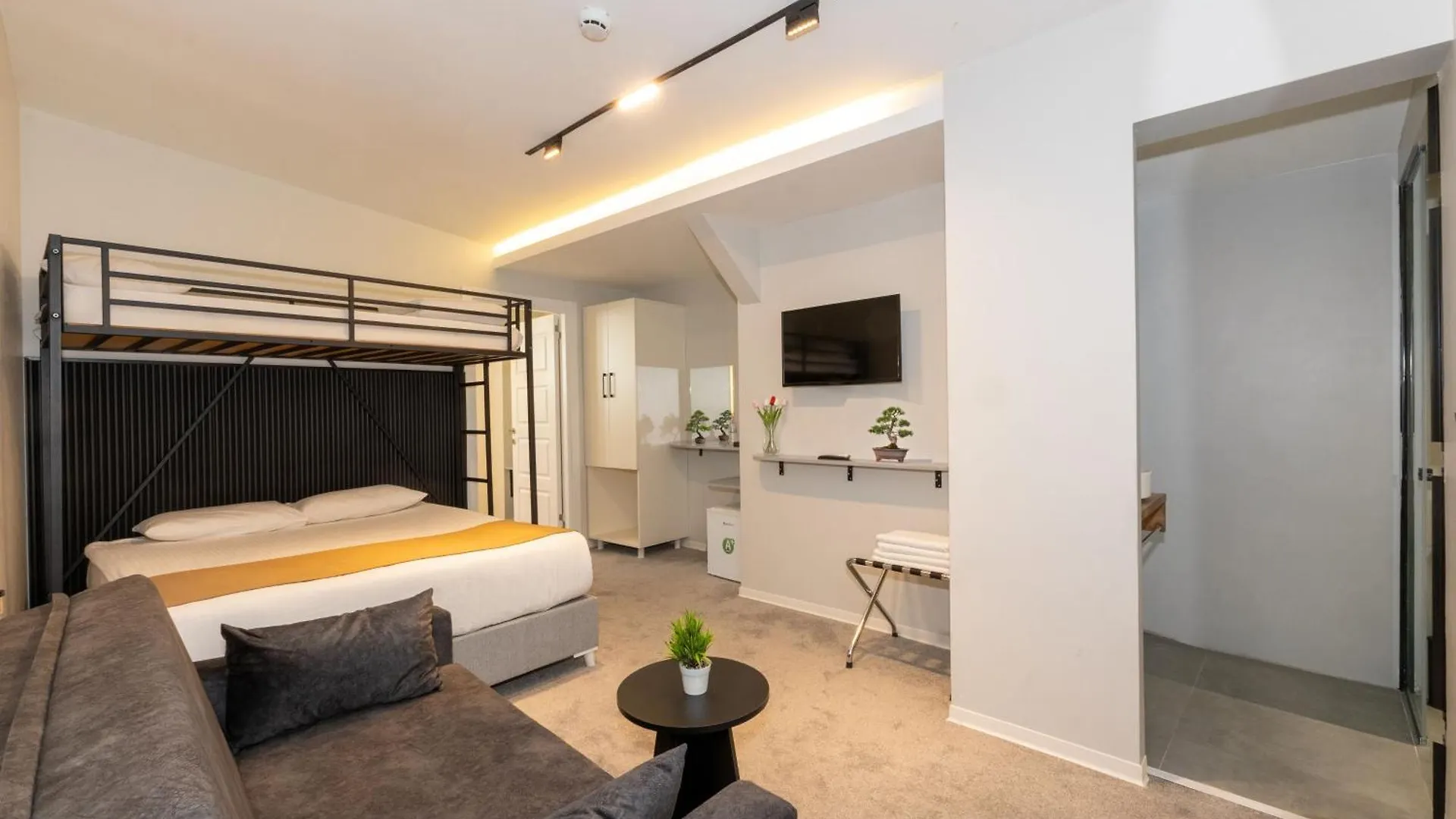 Istanbul Holiday Hotel