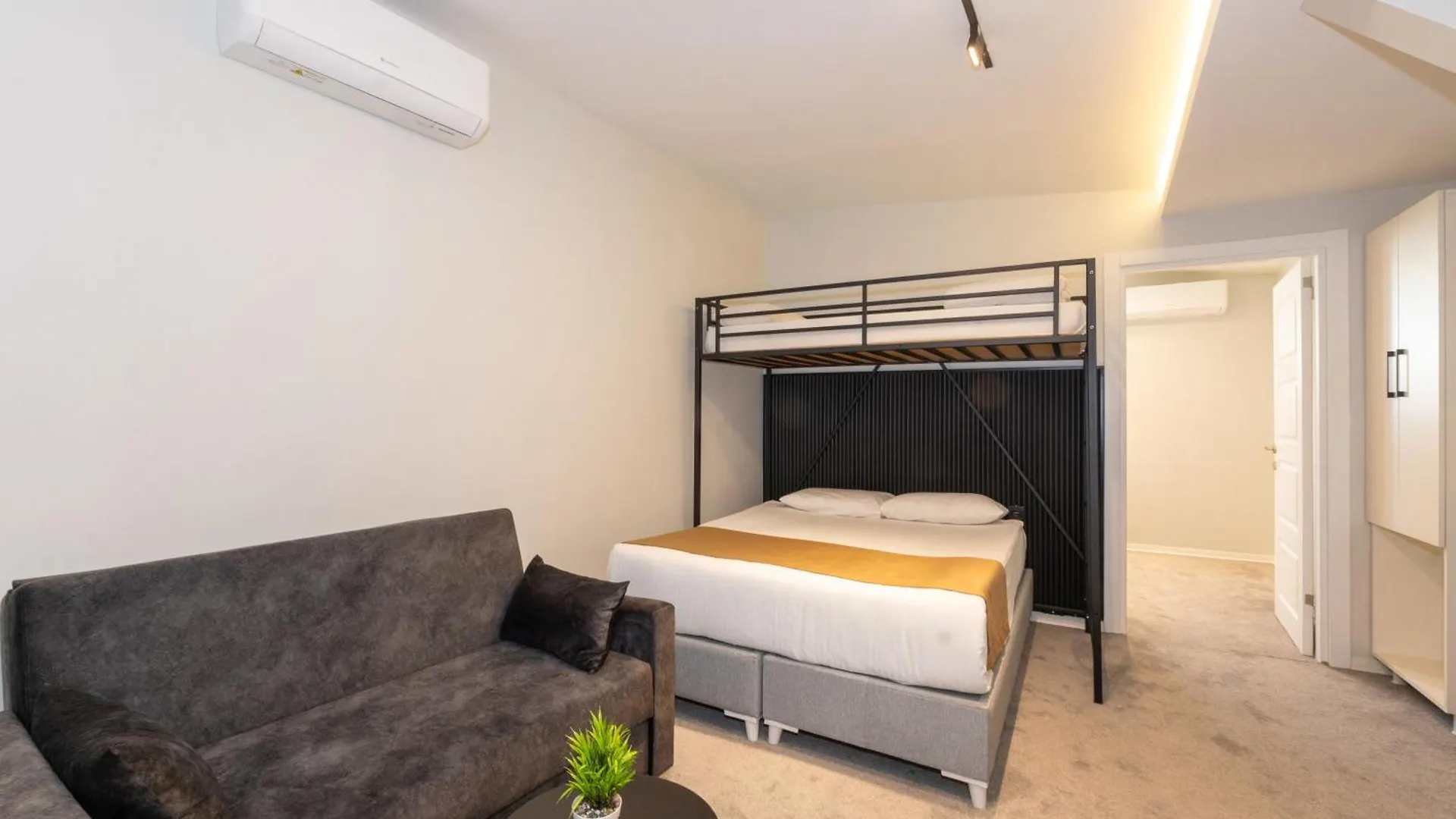Istanbul Holiday Hotel