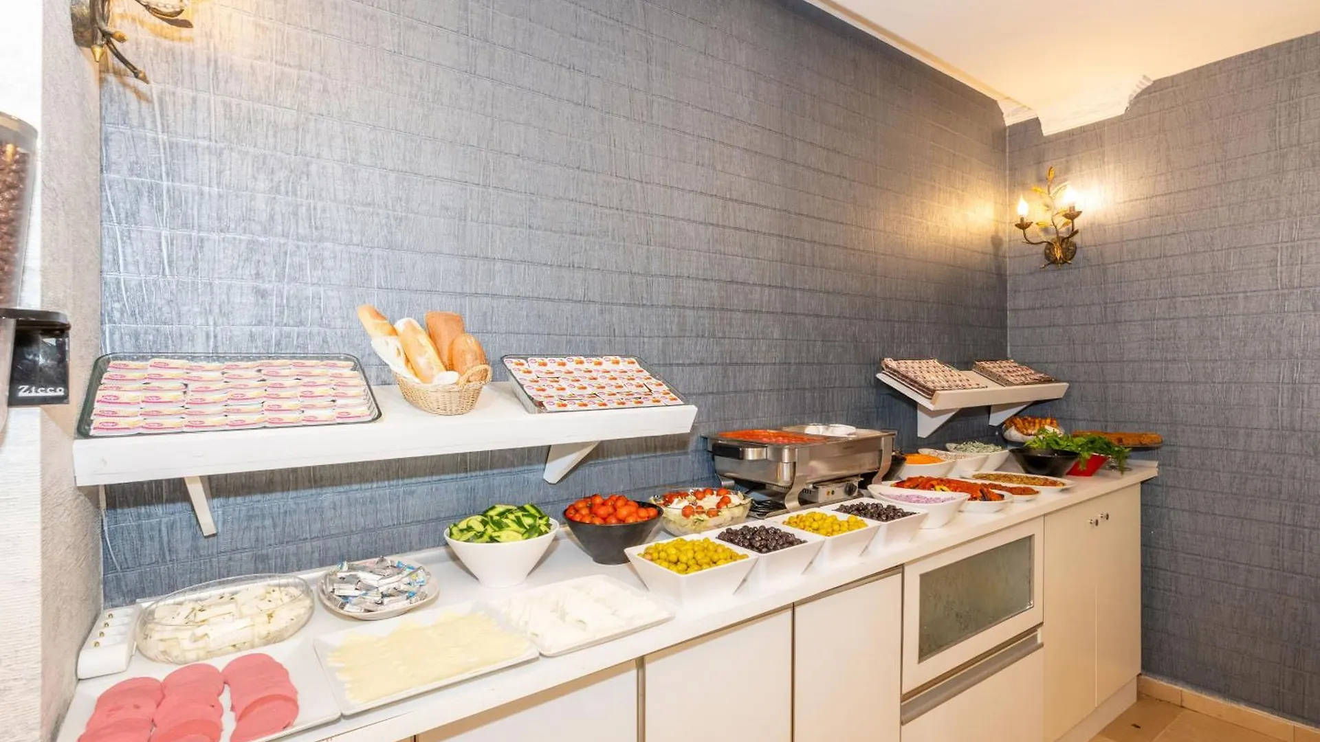 Istanbul Holiday Hotel