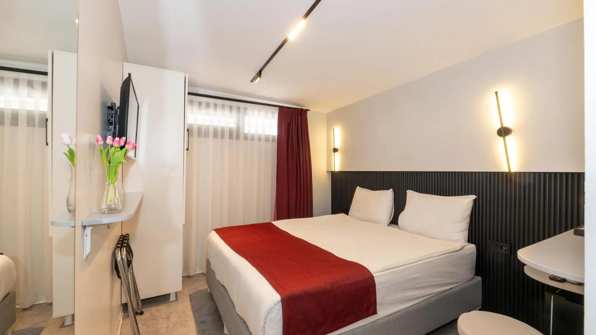 Istanbul Holiday Hotel 3*,  Турция