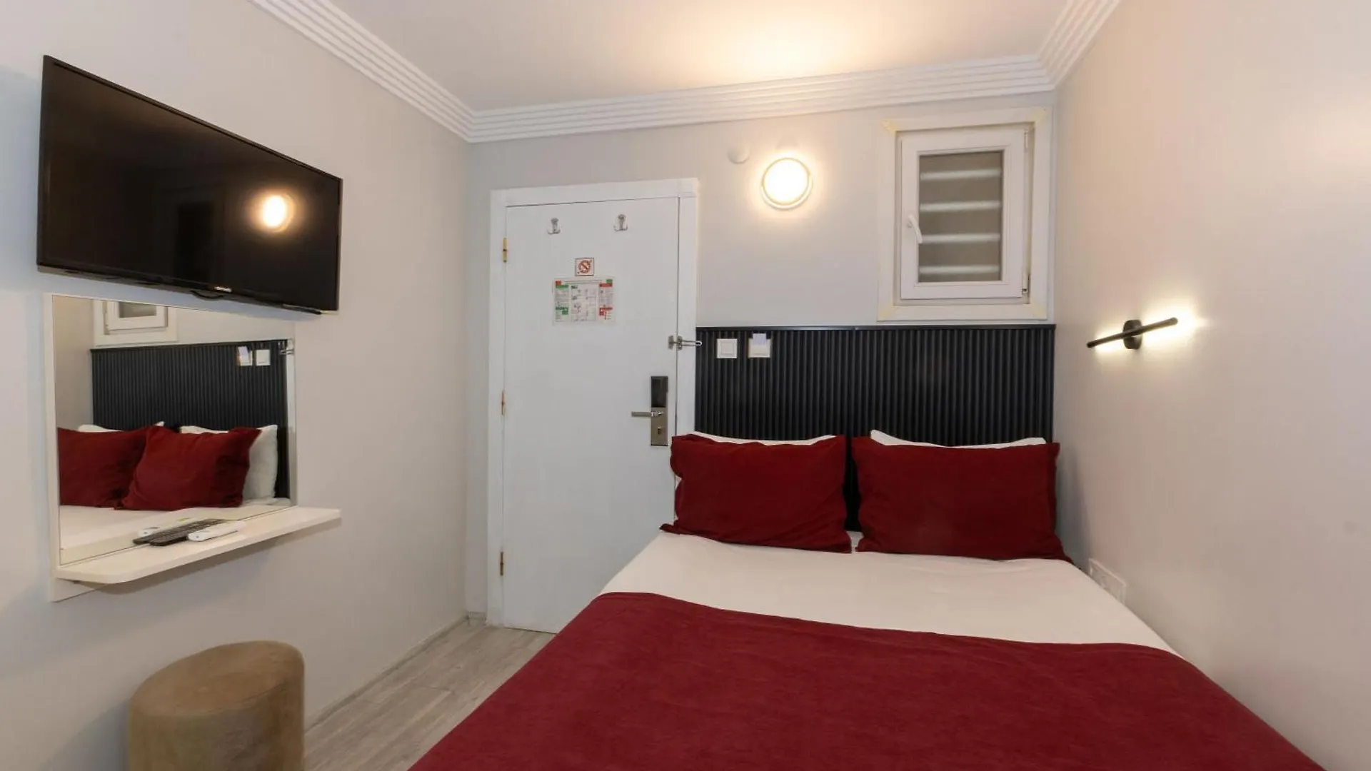 Istanbul Holiday Hotel
