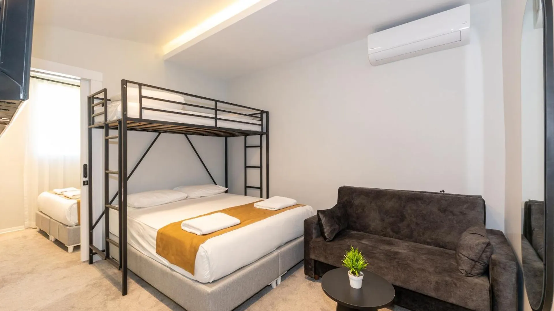Istanbul Holiday Hotel