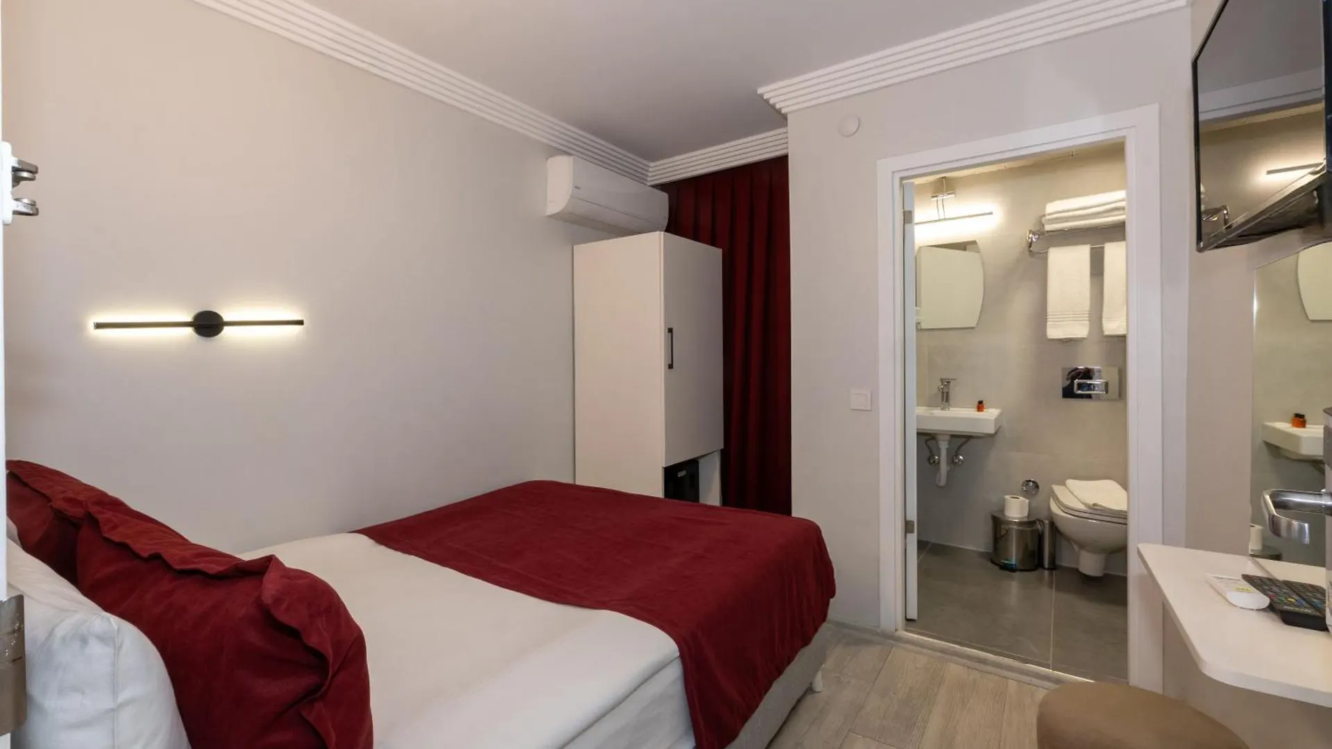 Istanbul Holiday Hotel