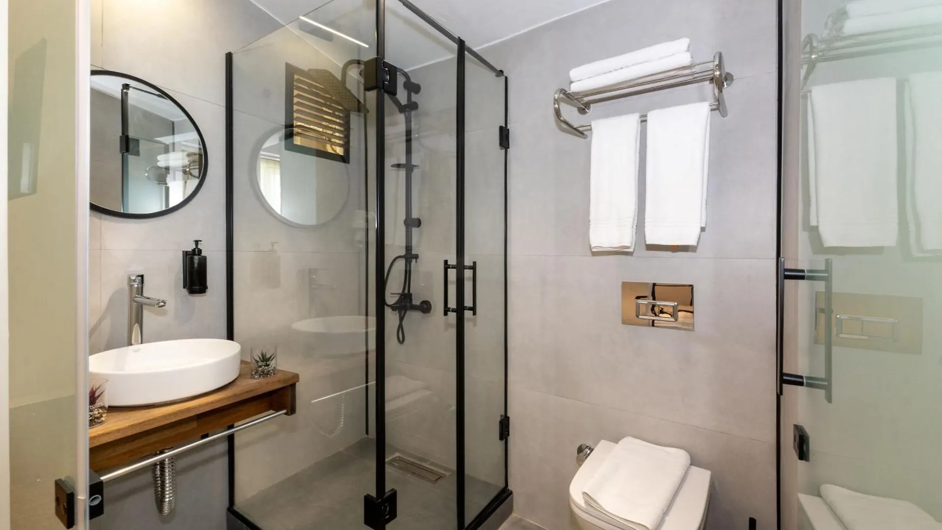 Istanbul Holiday Hotel